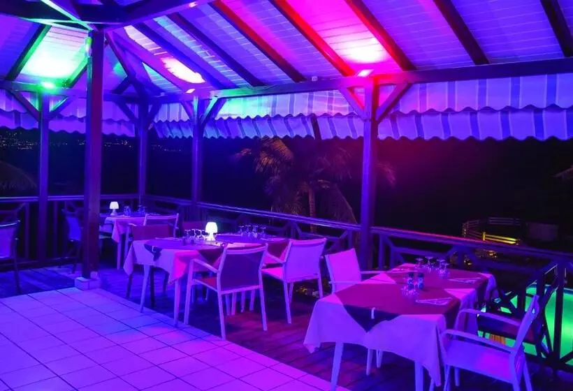 هتل Hôtel Bois Joli