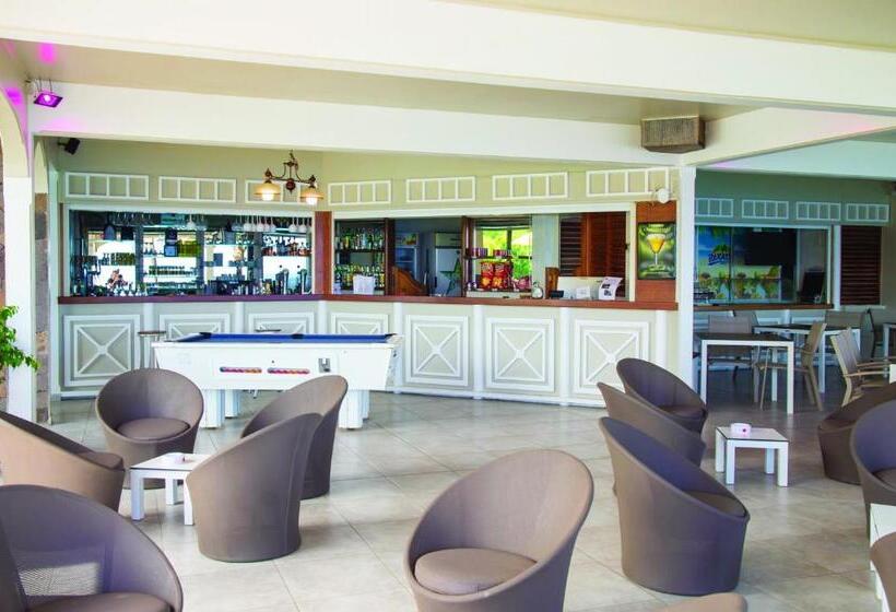 هتل Hôtel Bois Joli