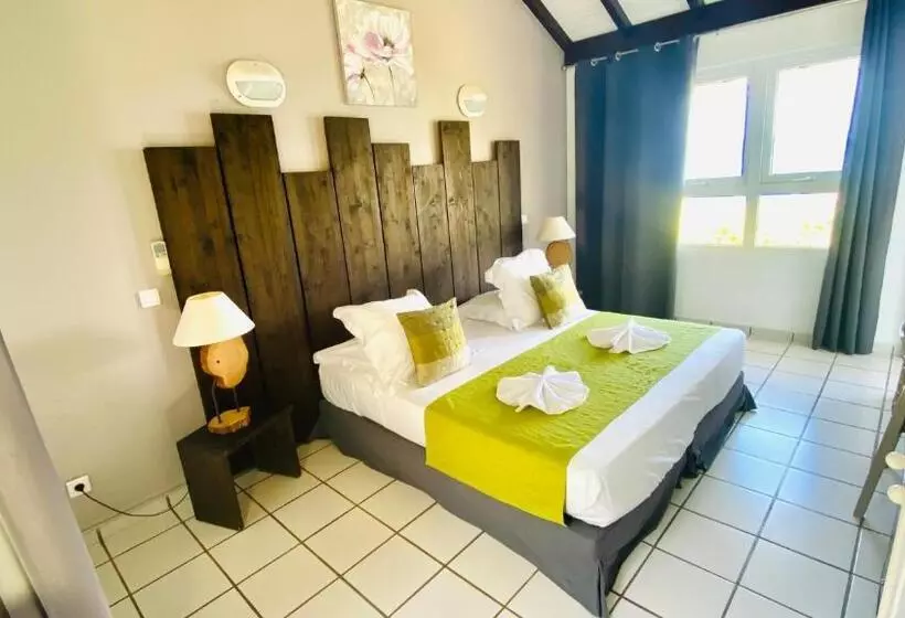 هتل Hôtel Bois Joli