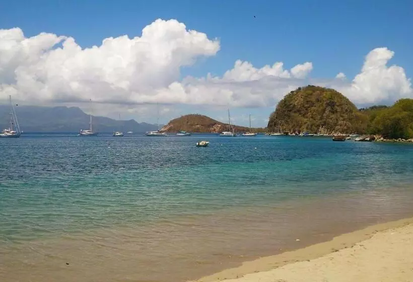 هتل Hôtel Bois Joli