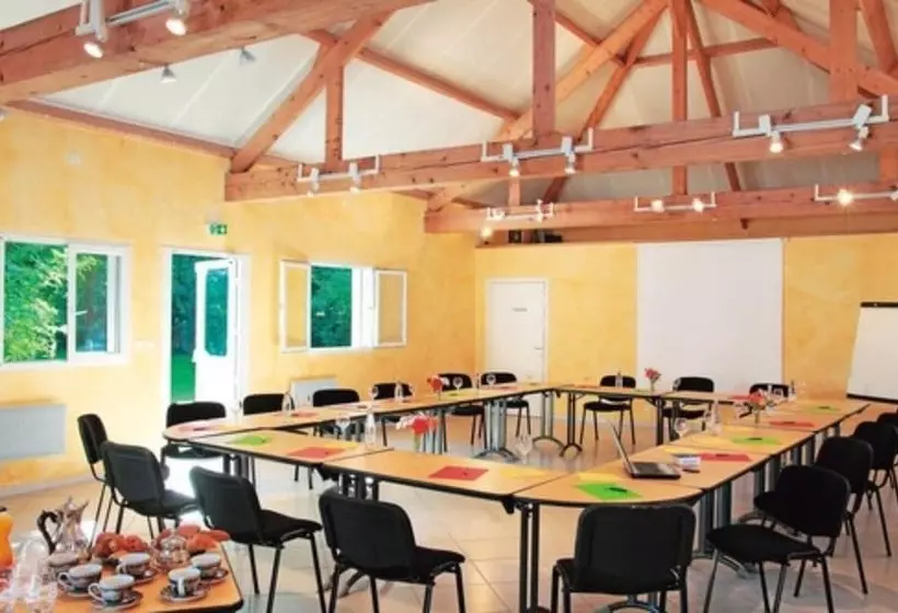 ホテル Logis Hôtel & Restaurant   Le Château Des Tourelles