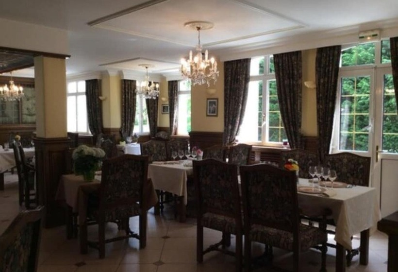 호텔 Logis Hôtel & Restaurant   Le Château Des Tourelles