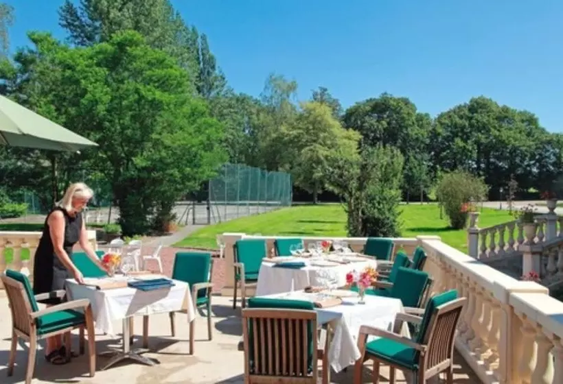 ホテル Logis Hôtel & Restaurant   Le Château Des Tourelles