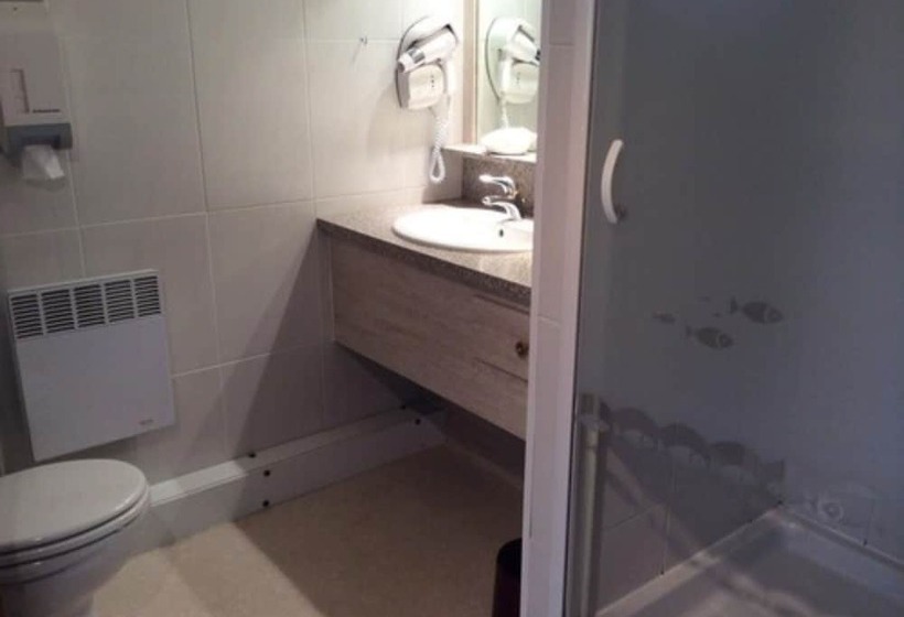 호텔 Logis Hôtel & Restaurant   Le Château Des Tourelles