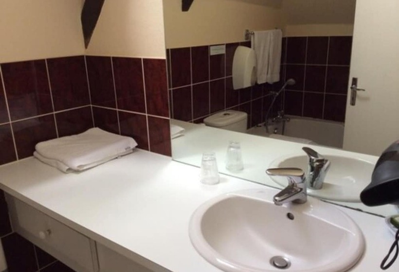 호텔 Logis Hôtel & Restaurant   Le Château Des Tourelles