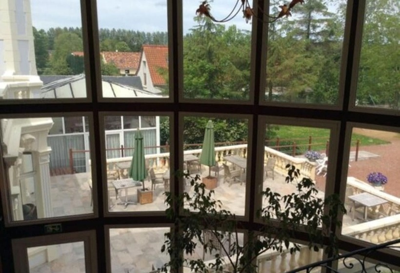 호텔 Logis Hôtel & Restaurant   Le Château Des Tourelles