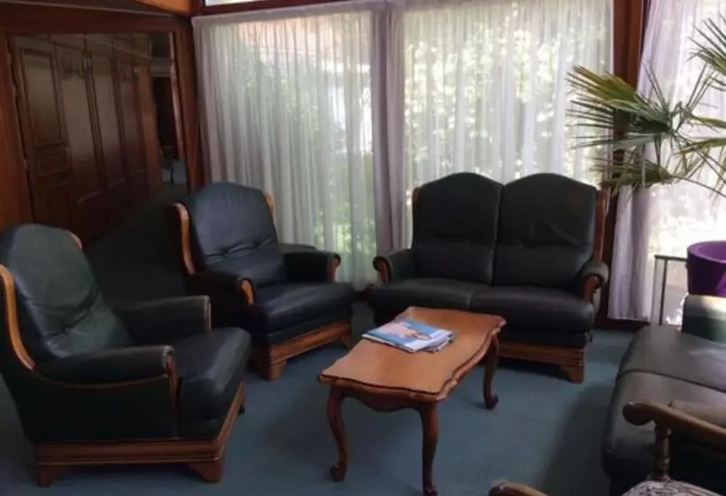 ホテル Logis Hôtel & Restaurant   Le Château Des Tourelles