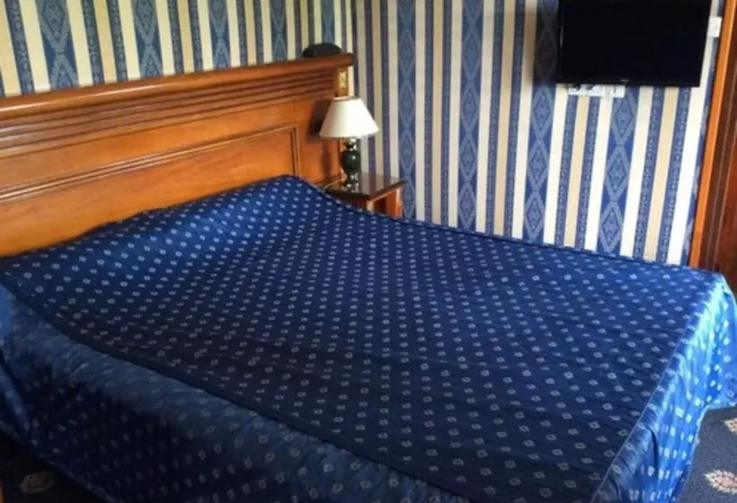 ホテル Logis Hôtel & Restaurant   Le Château Des Tourelles