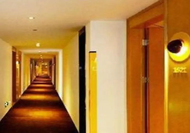 Hotelli Iu  Suining Shehong Bus Station Branch