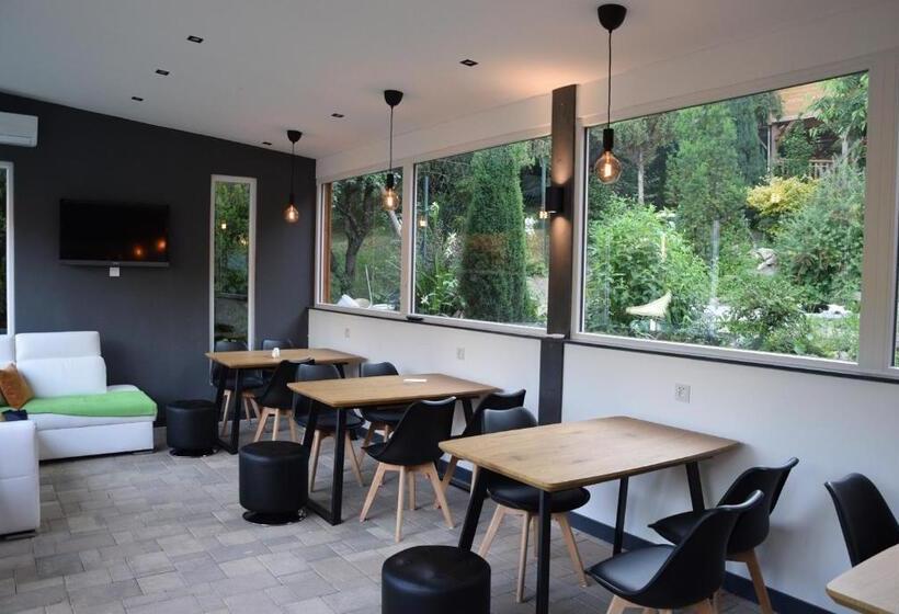 פנסיון Nyitott Kapu Vendégház