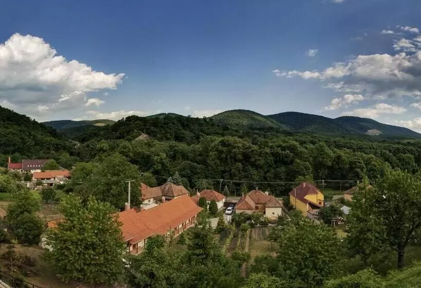 Majatalo Nyitott Kapu Vendégház