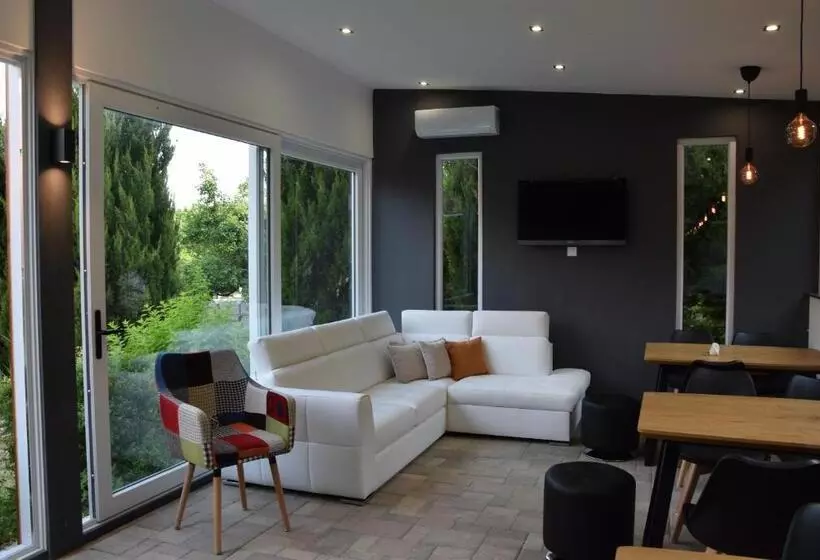 Majatalo Nyitott Kapu Vendégház