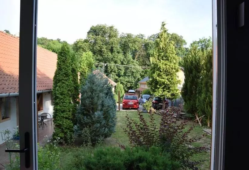 Majatalo Nyitott Kapu Vendégház