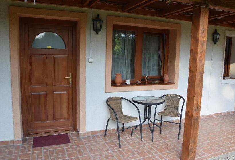 פנסיון Nyitott Kapu Vendégház