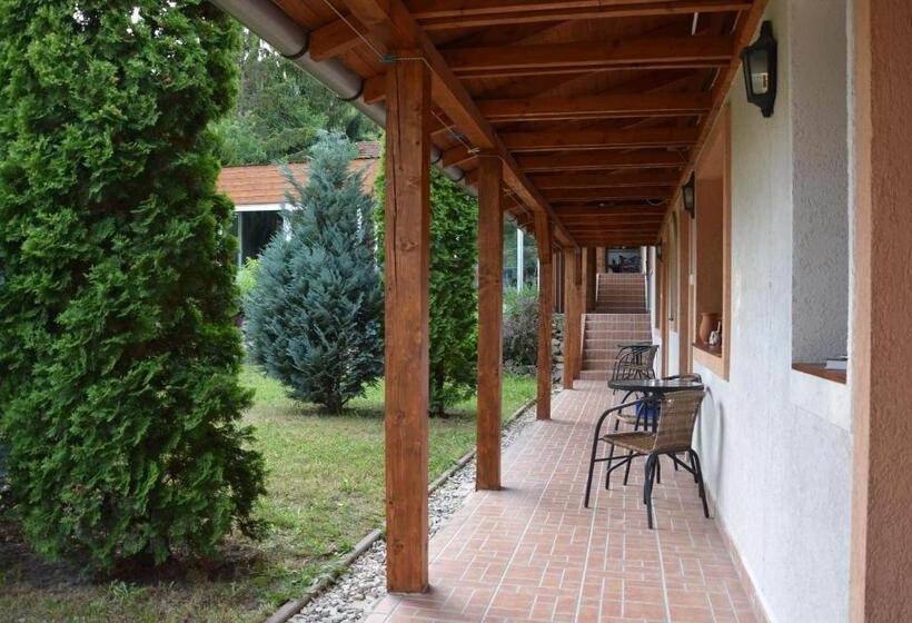 פנסיון Nyitott Kapu Vendégház