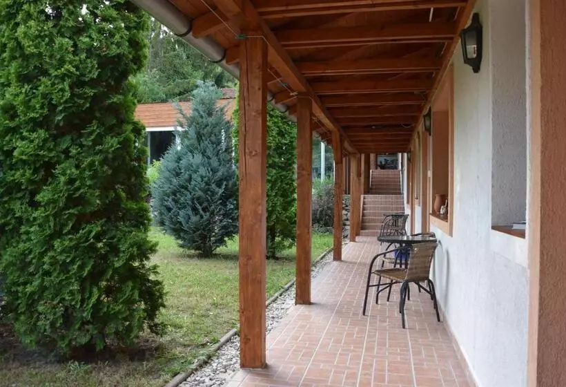 Majatalo Nyitott Kapu Vendégház