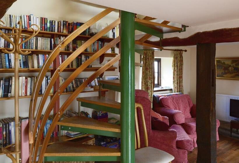 Gilfach Farm Holiday Accommodation