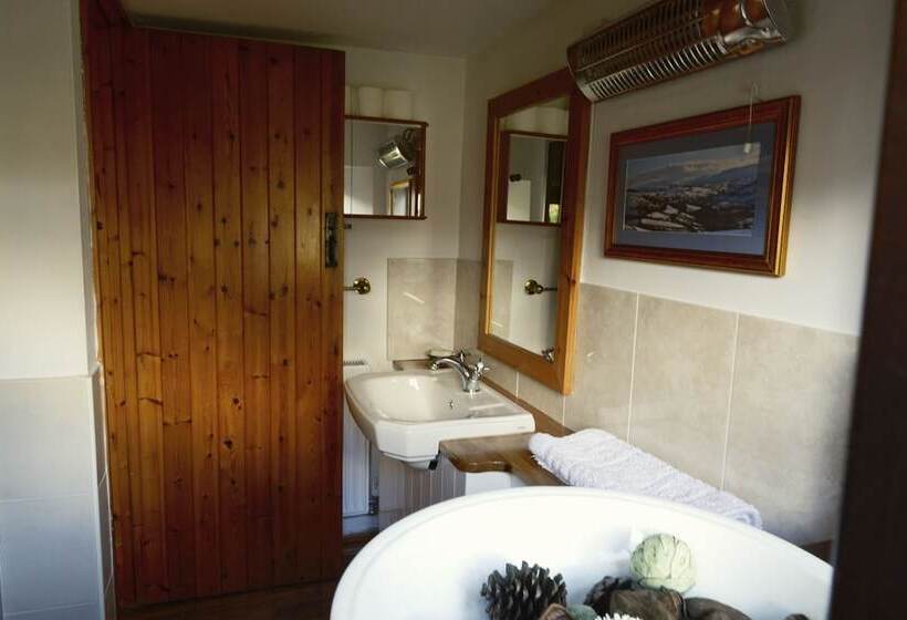 Gilfach Farm Holiday Accommodation