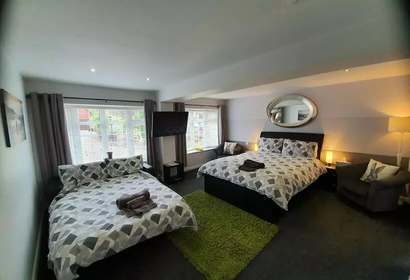 Bed and Breakfast Mayfields Guest House