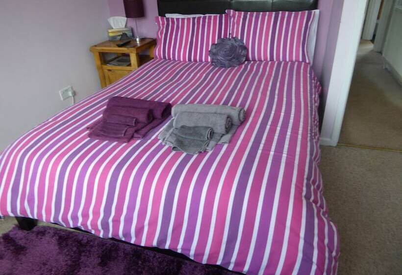 Bed and Breakfast Mayfields Guest House