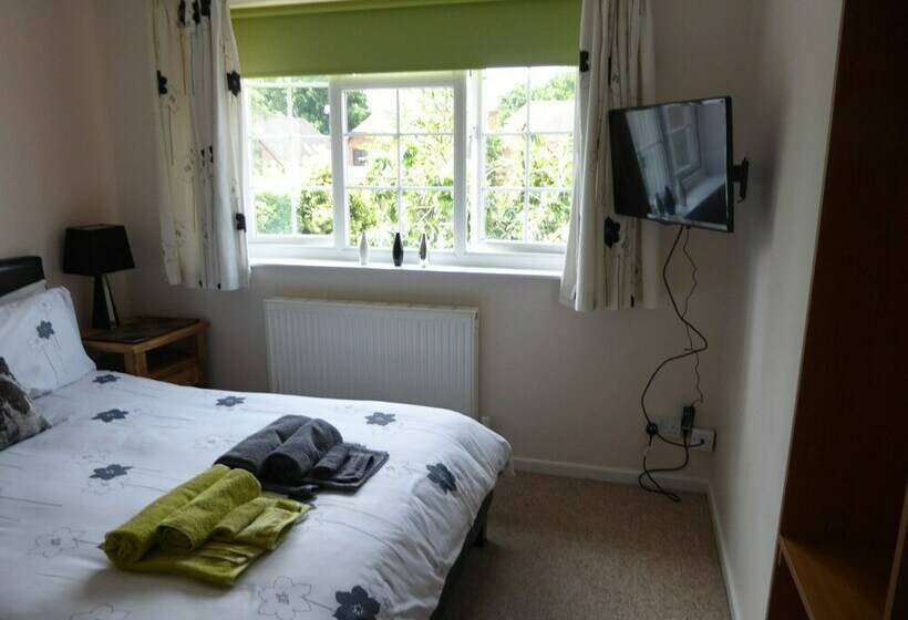 Bed and Breakfast Mayfields Guest House