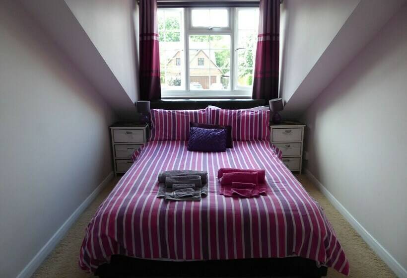 Bed and Breakfast Mayfields Guest House