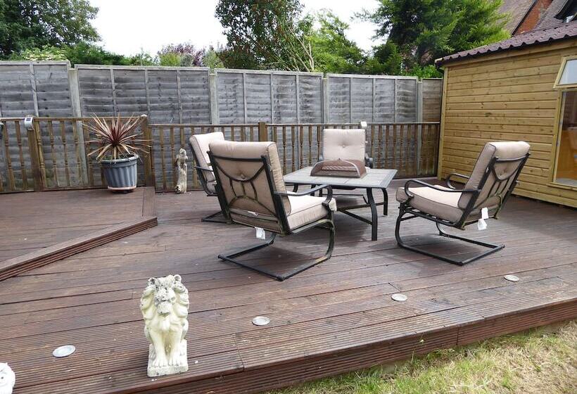 Bed and Breakfast Mayfields Guest House