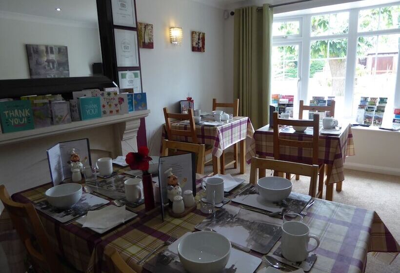 Bed and Breakfast Mayfields Guest House