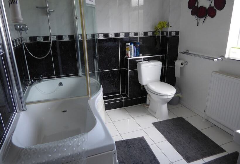 Bed and Breakfast Mayfields Guest House