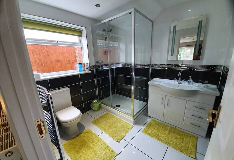 Bed and Breakfast Mayfields Guest House