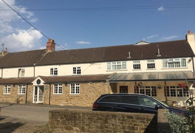 فندق فئة نجمة واحدة The Nags Head