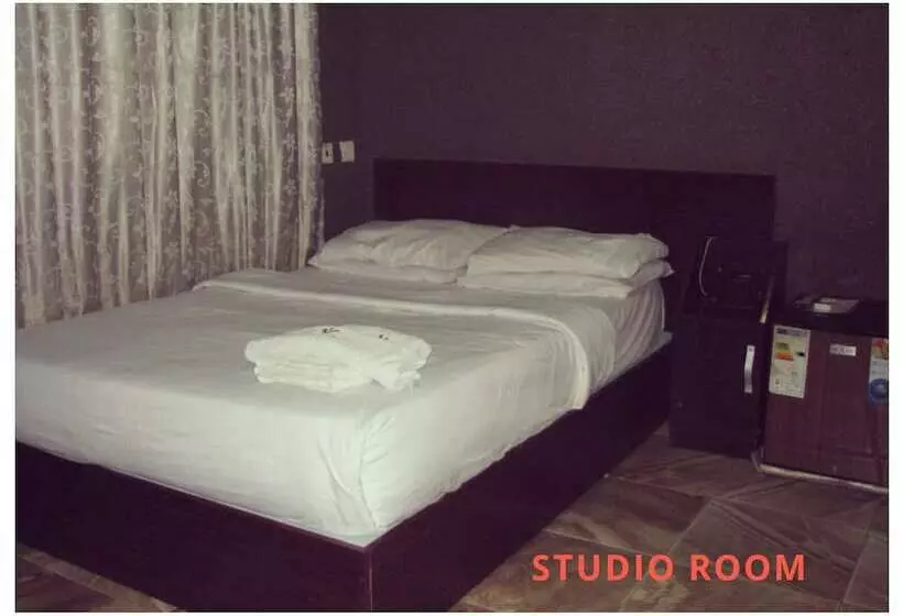 هتل Royal Rock