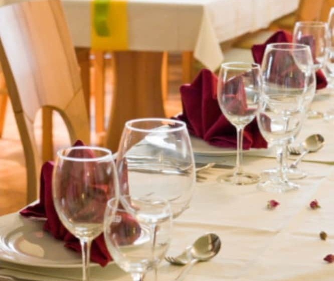 בית מלון כפרי Zum Hirsch