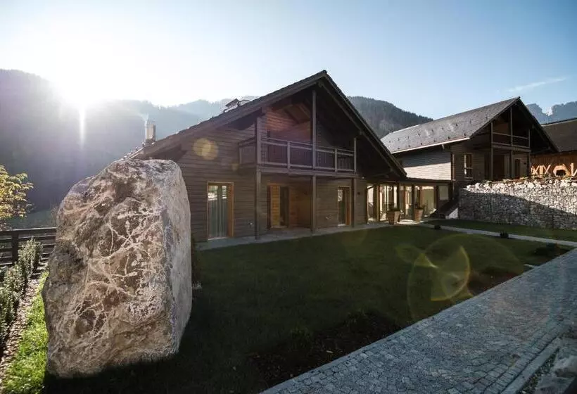 Les Dolomites Mountain Lodges