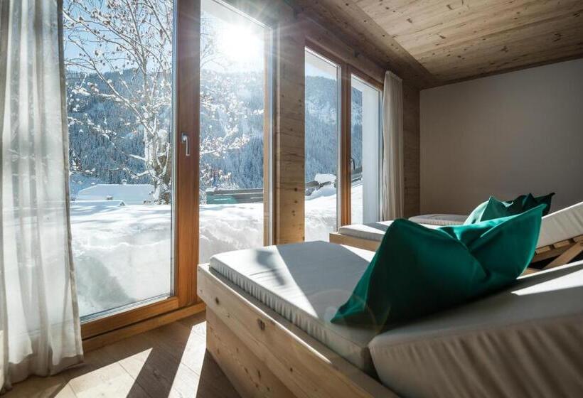 Les Dolomites Mountain Lodges