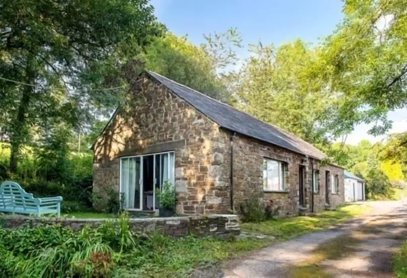 Majatalo Coombe Farm