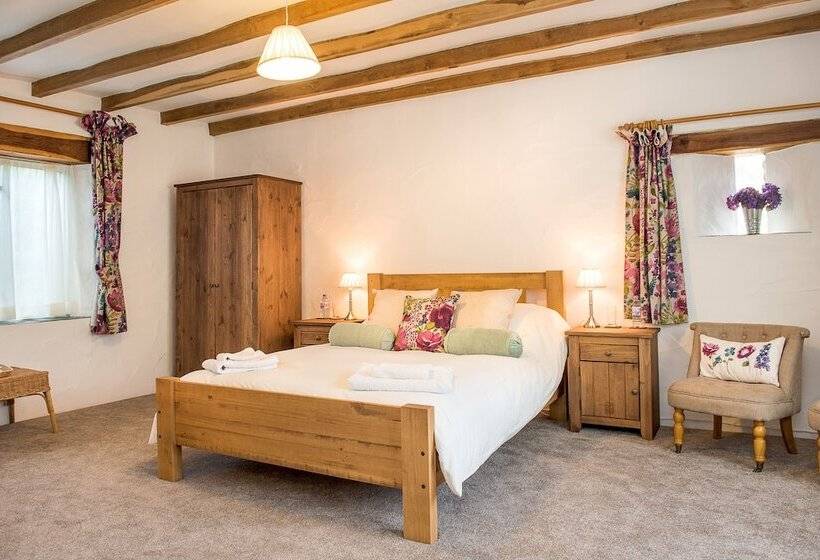 بنسيون Coombe Farm