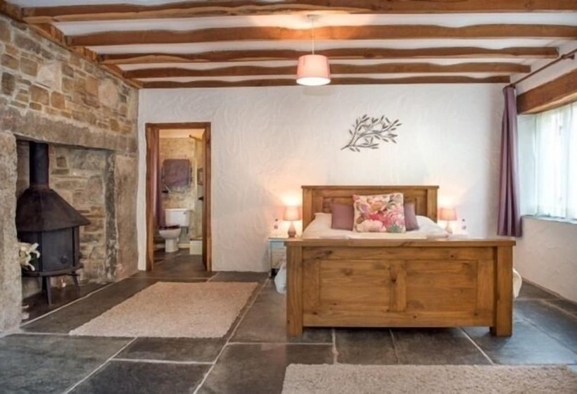 بنسيون Coombe Farm