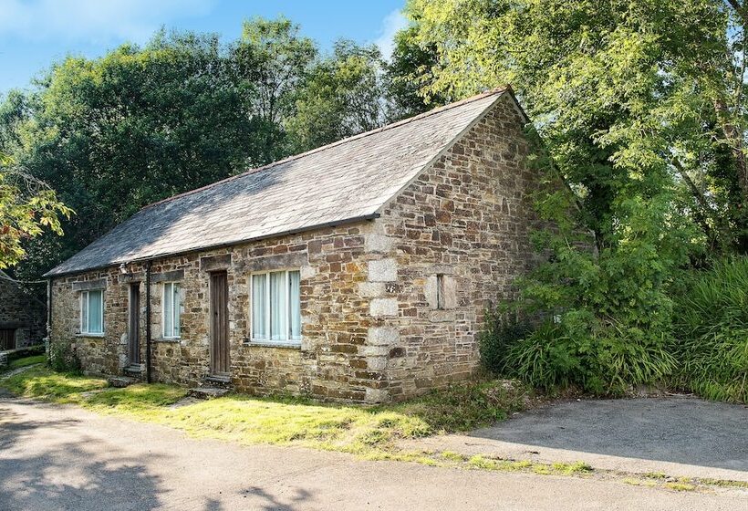 بنسيون Coombe Farm