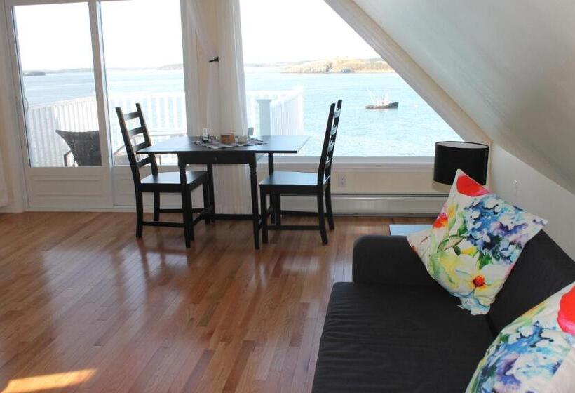 ユースホステル The Inn On The Wharf