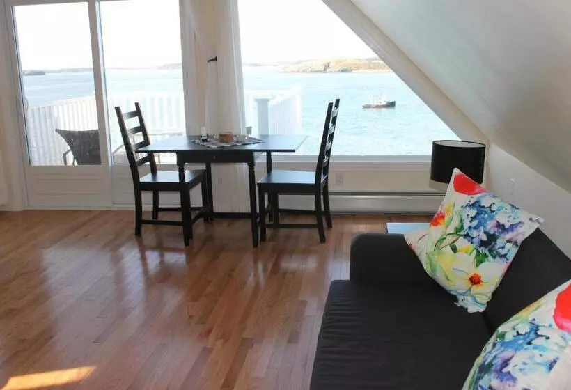 Retkeilymaja The Inn On The Wharf