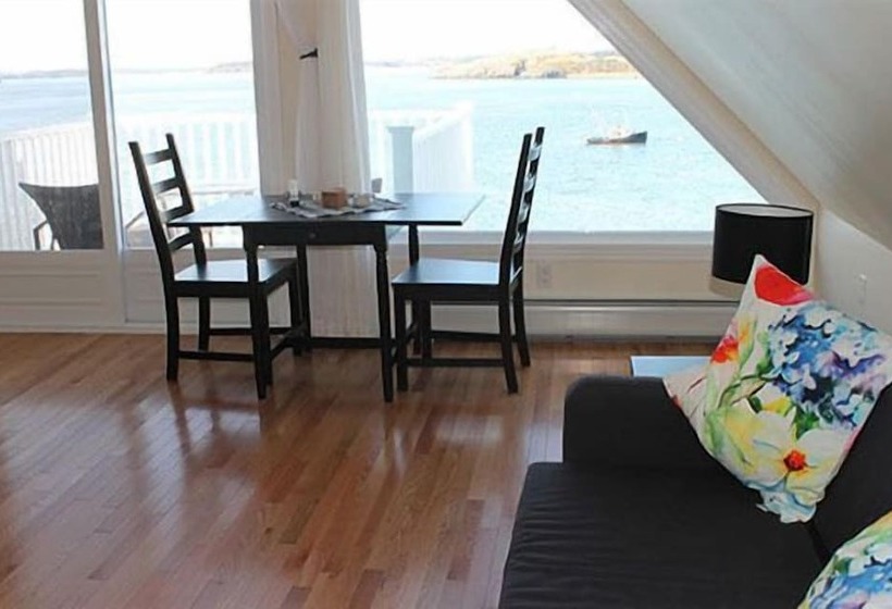 ユースホステル The Inn On The Wharf