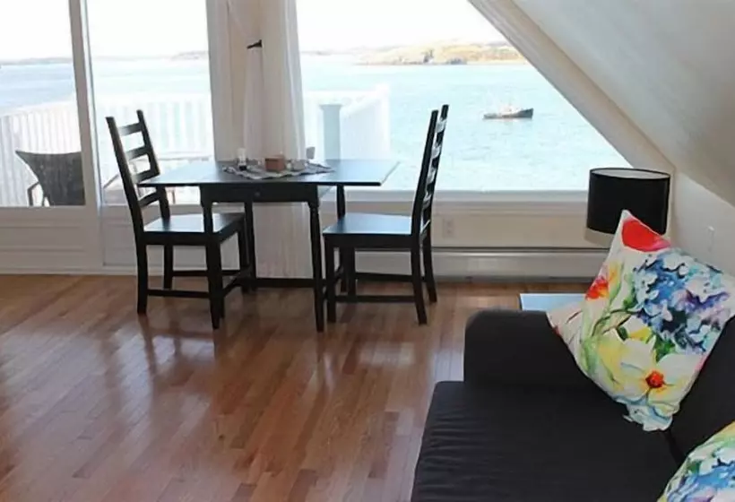 Retkeilymaja The Inn On The Wharf