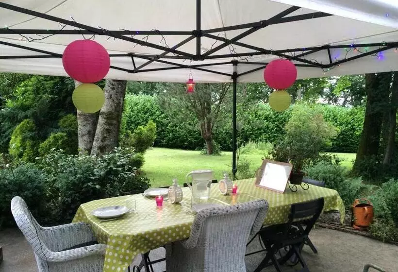 Aamiaismajoitus (B&B) De La Maison Aux Ateliers