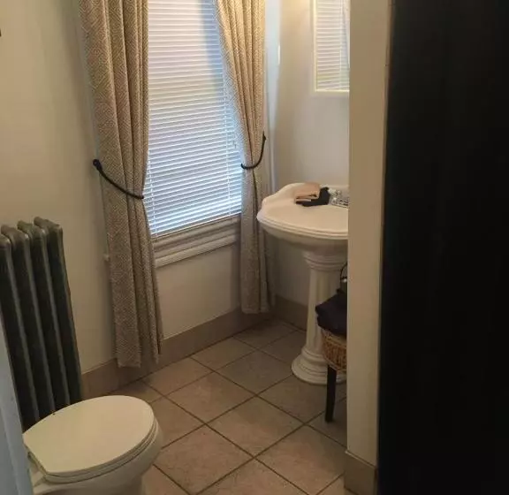 Aamiaismajoitus (B&B) Lizard Creek Inn