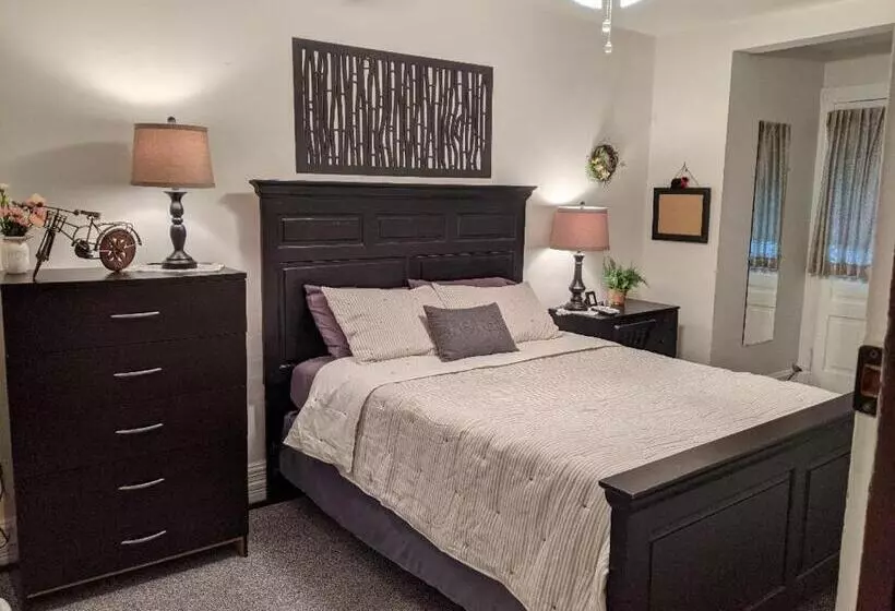 Aamiaismajoitus (B&B) Lizard Creek Inn