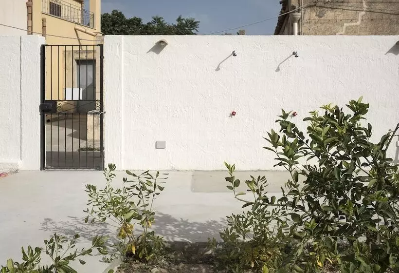 Aamiaismajoitus (B&B) Stagnone Area Zero