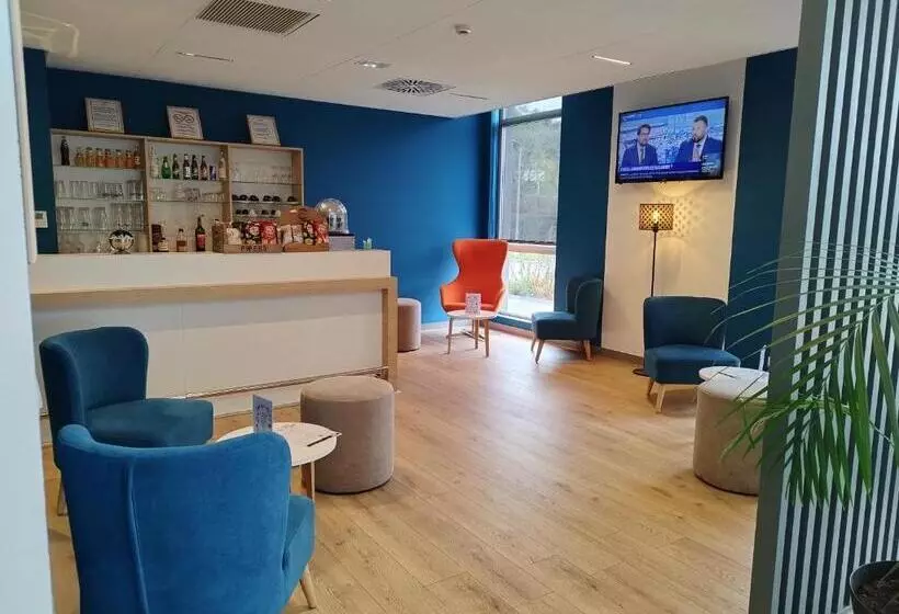 Hotelli Hôtel Akena Besançon