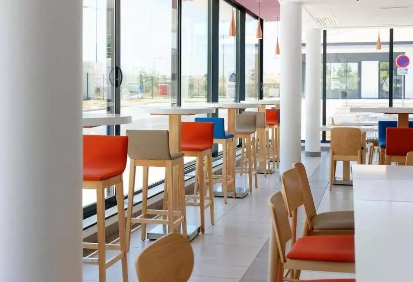 Hotelli Hôtel Akena Besançon