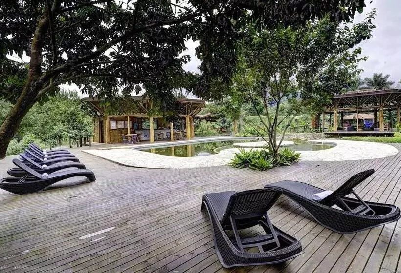 Hotelli Banana Bamboo Ecolodge